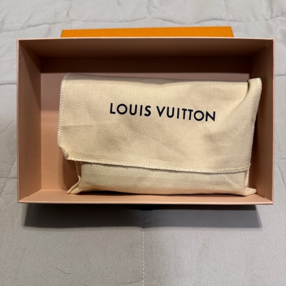 Louis Vuitton Mini Pochette - New in Box! - Picture 6 of 8